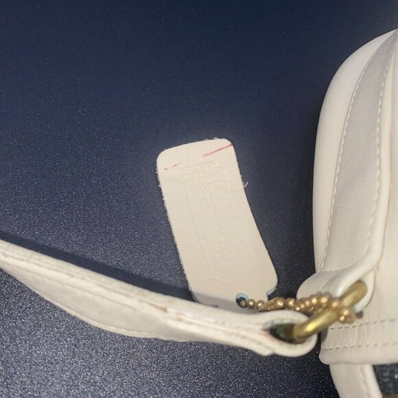 Vintage Coach Zip Bag Bone Leather USA Small Crossbody Bag USA Style 0095 022 - Picture 6 of 10